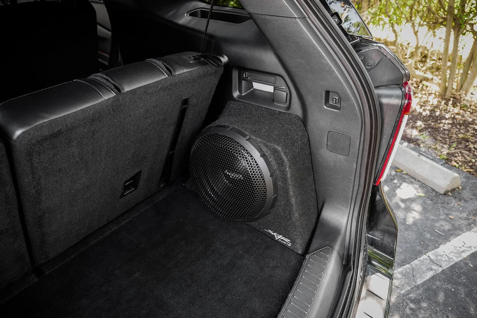 Featured Product Photo 10 for Single 10" 800W Max Power Loaded Subwoofer Enclosure Compatible with 2020-2025 Ford Explorer Vehicles