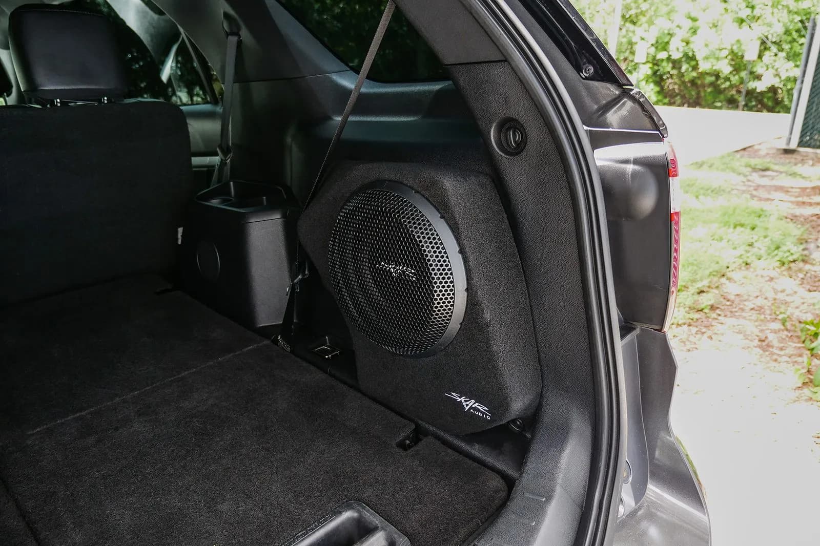 Featured Product Photo 8 for Single 10" 1000W Max Power Loaded Subwoofer Enclosure Compatible with 2011-2019 Ford Explorer Vehicles