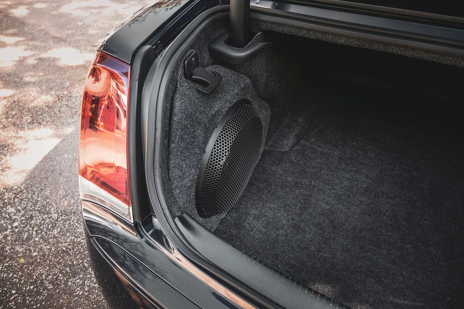 Single 12" 1,000W Max Power Loaded Subwoofer Enclosure Compatible with 2011-2023 Chrysler 300 Vehicles #10