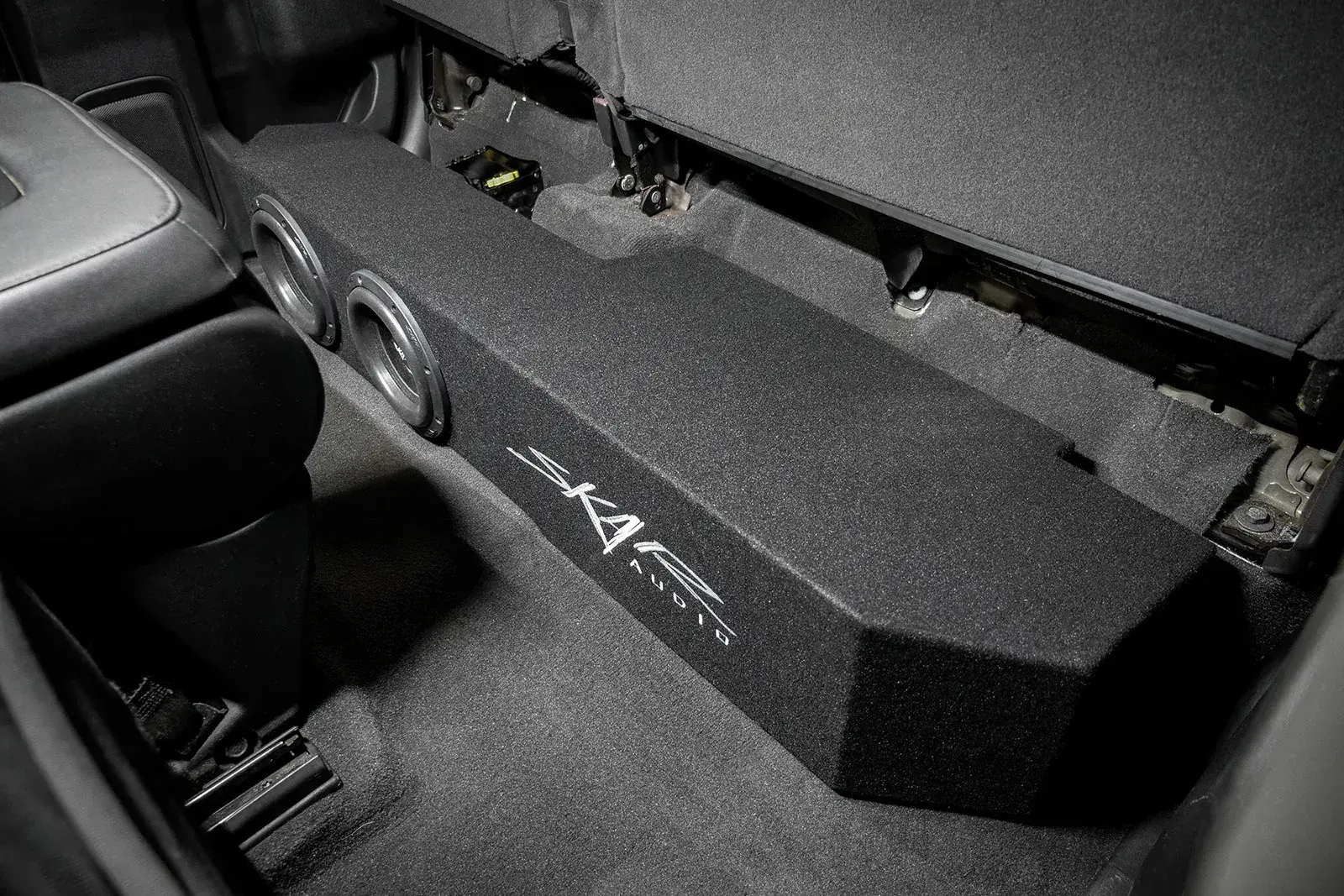 Skar Audio VS-2X8GM-2019-UP-DCAB-V enclosure installation example — view 2